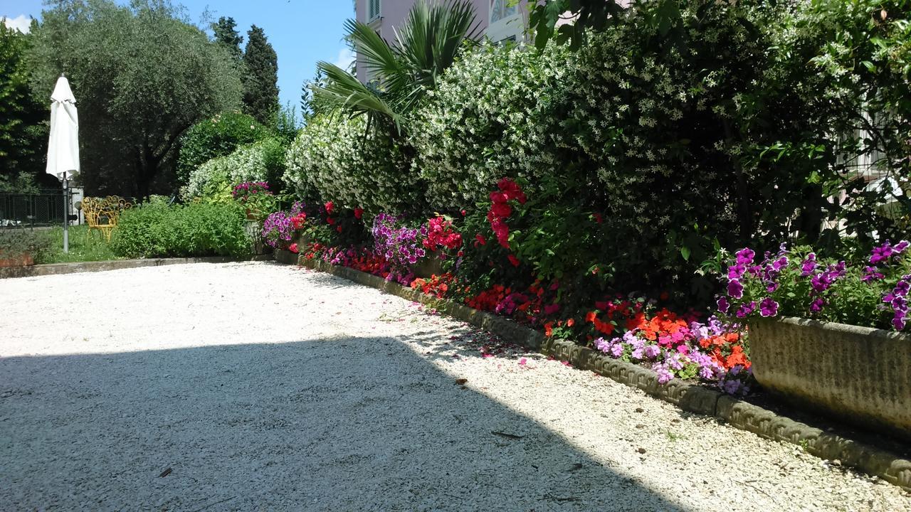Appartamento Villa Margherita Desenzano del Garda Exterior photo